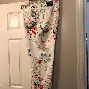Worthington Women’s 22W floral capris